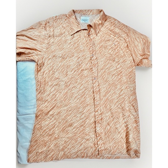 ALLFENIX Shirt Mens XL Orange Zebra Print Short Sleeve Button Up Collared Casual - Picture 2 of 9